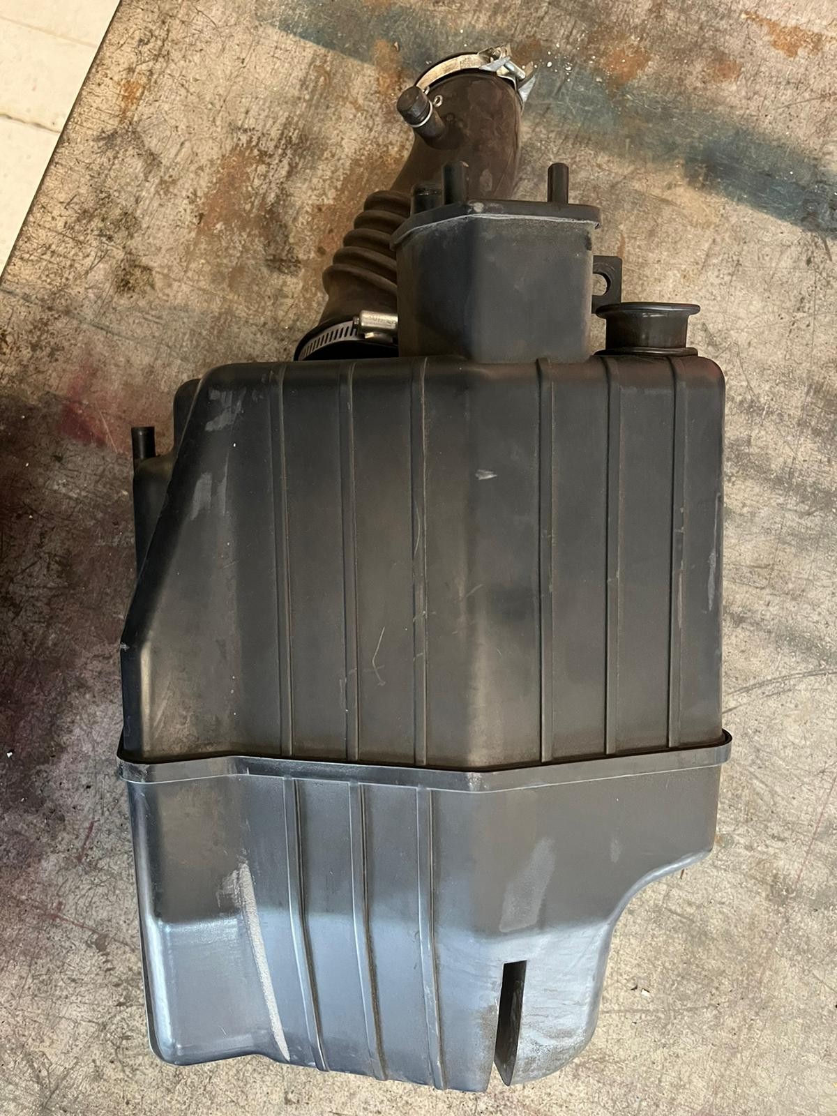 Caja de filtro de aire Kymco Xciting 500 ABS 2009