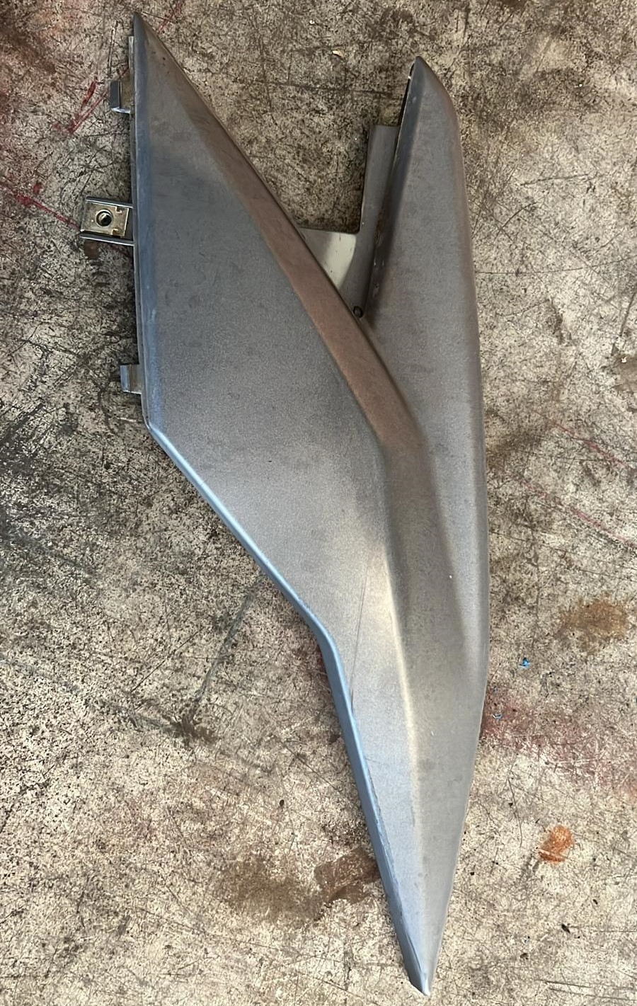 Bajo lateral trasero izquierdo Sym Jet 14 125 2020