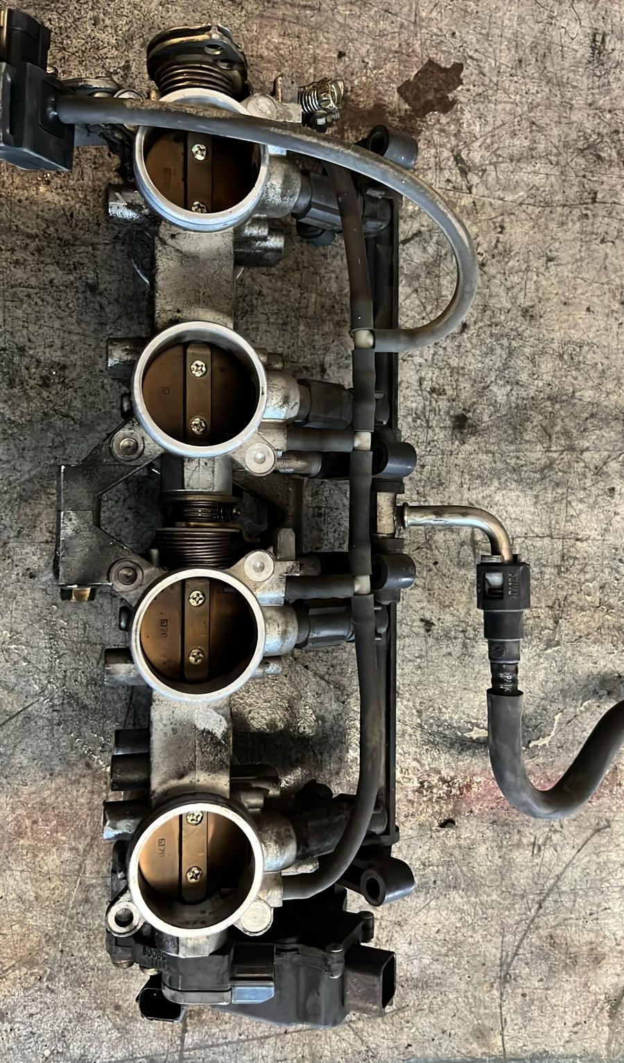 Cuerpo de mariposas Suzuki GSR 600 2006