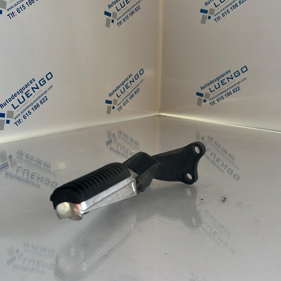 Estribera izquierda del pasajero Yamaha Xmax 250 2005