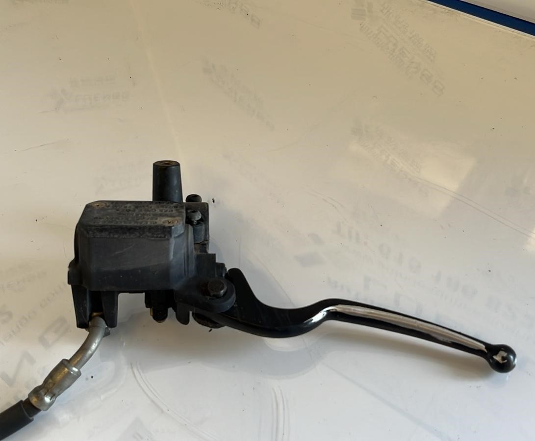 Bomba de freno trasero Yamaha Xmax 250 2005