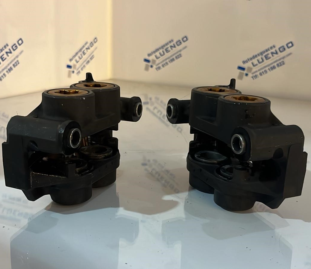 Juego de pinzas de freno delanteras Yamaha R6 2007