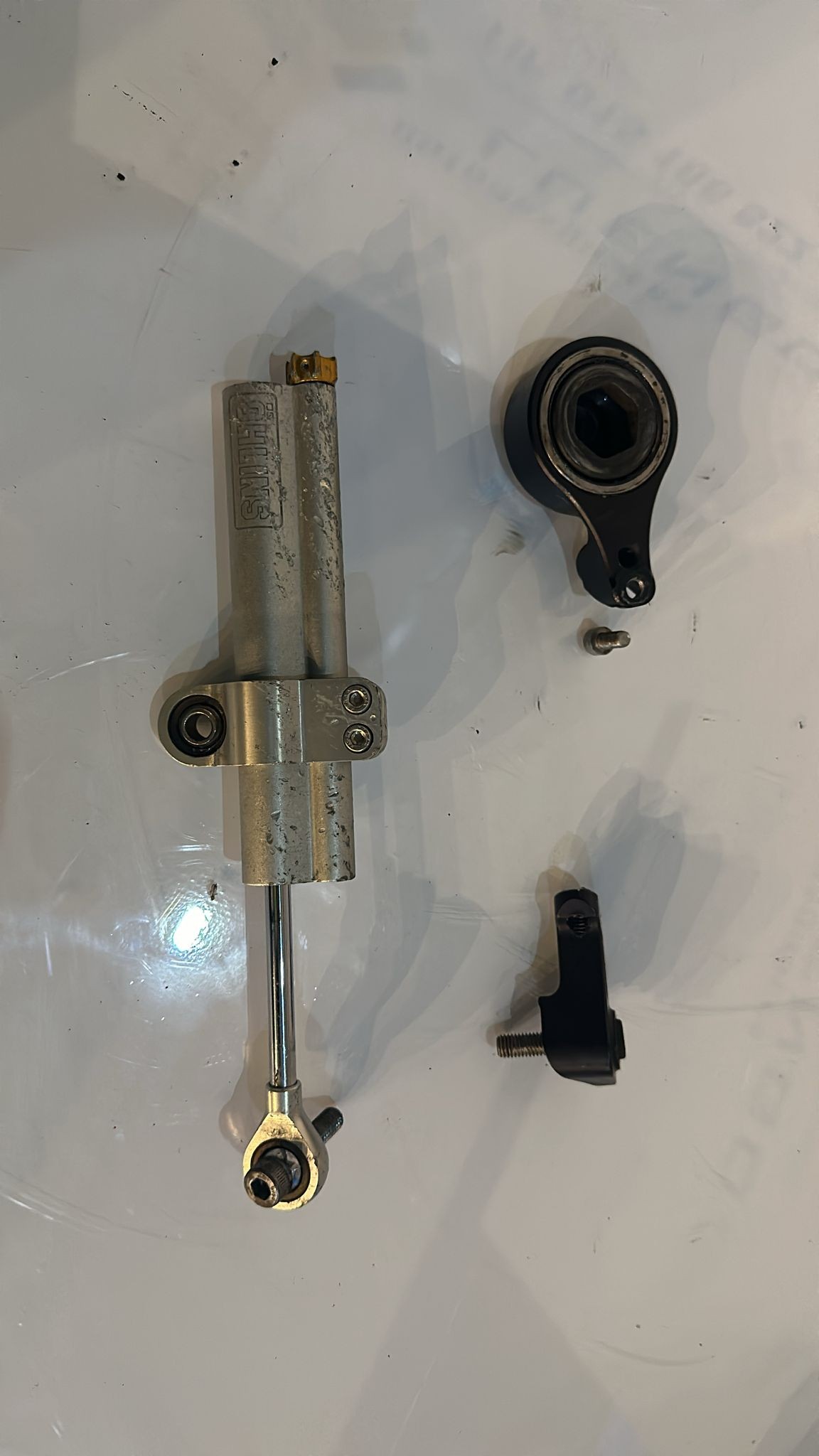 Amortiguador de dirección onlins y sujeción Yamaha R6 2007