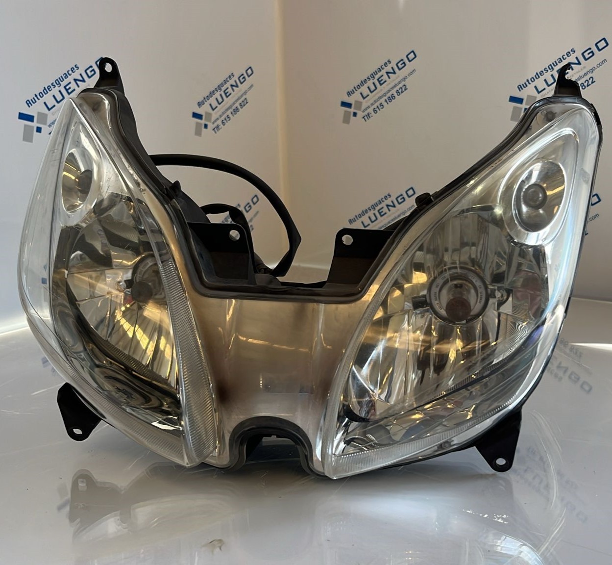 Faro delantero Yamaha Xmax 250 2005
