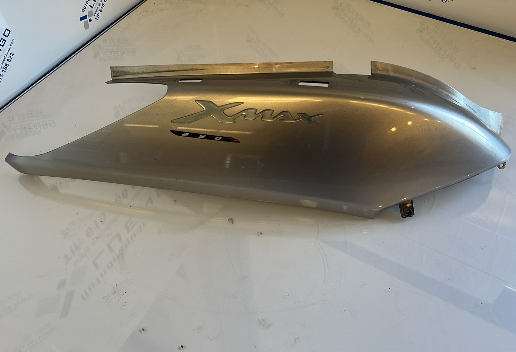 Lateral trasero derecho Yamaha Xmax 250 2005