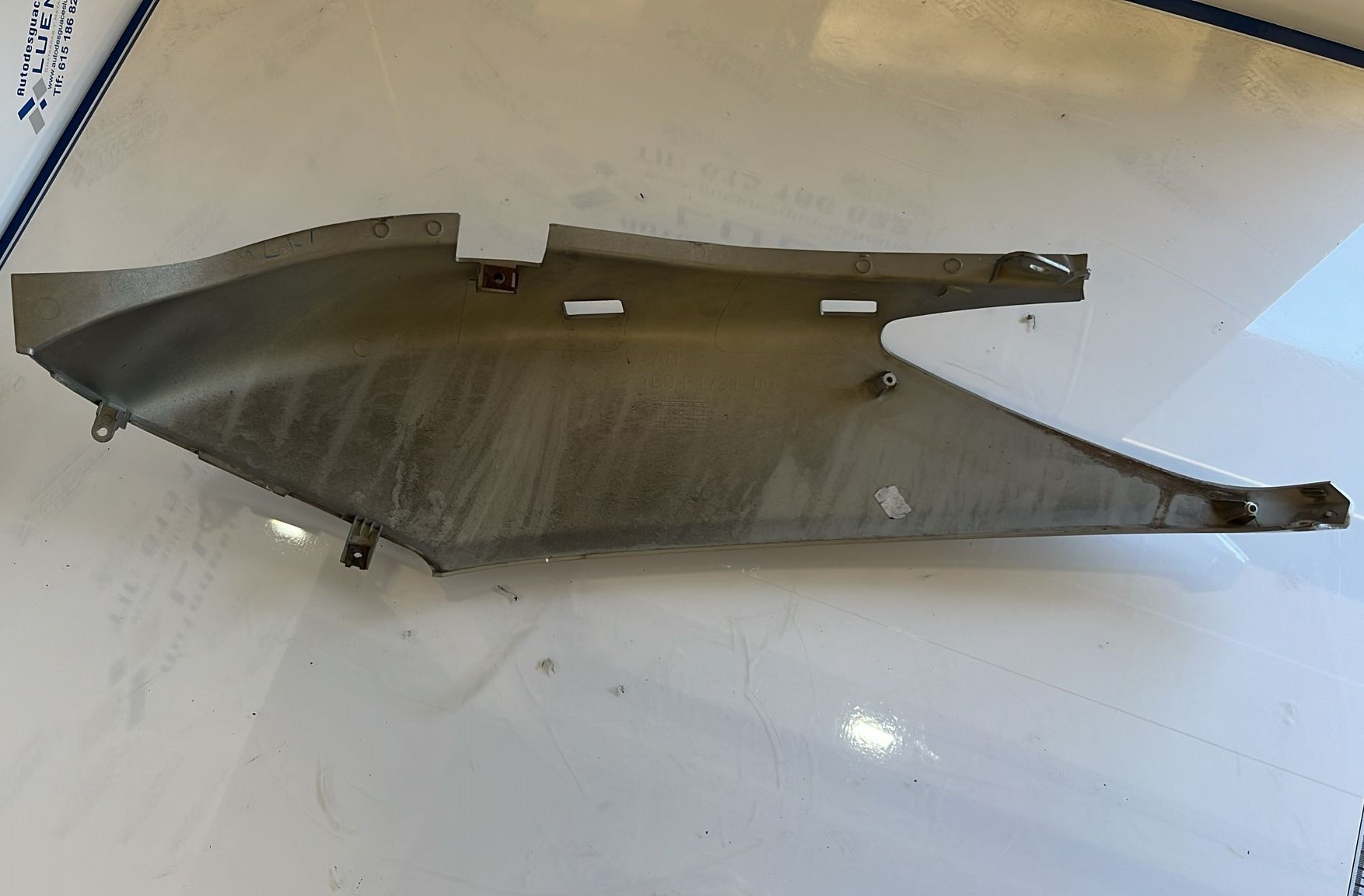 Lateral trasero derecho Yamaha Xmax 250 2005