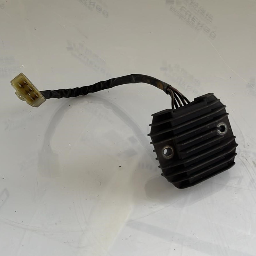 Regulador de corriente Yamaha FZS 600 Fazer 2003