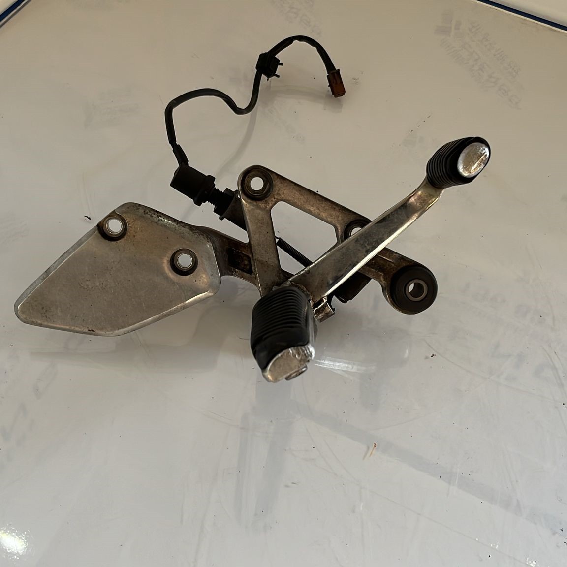 Estribera del lado derecho Yamaha FZS 600 Fazer 2003