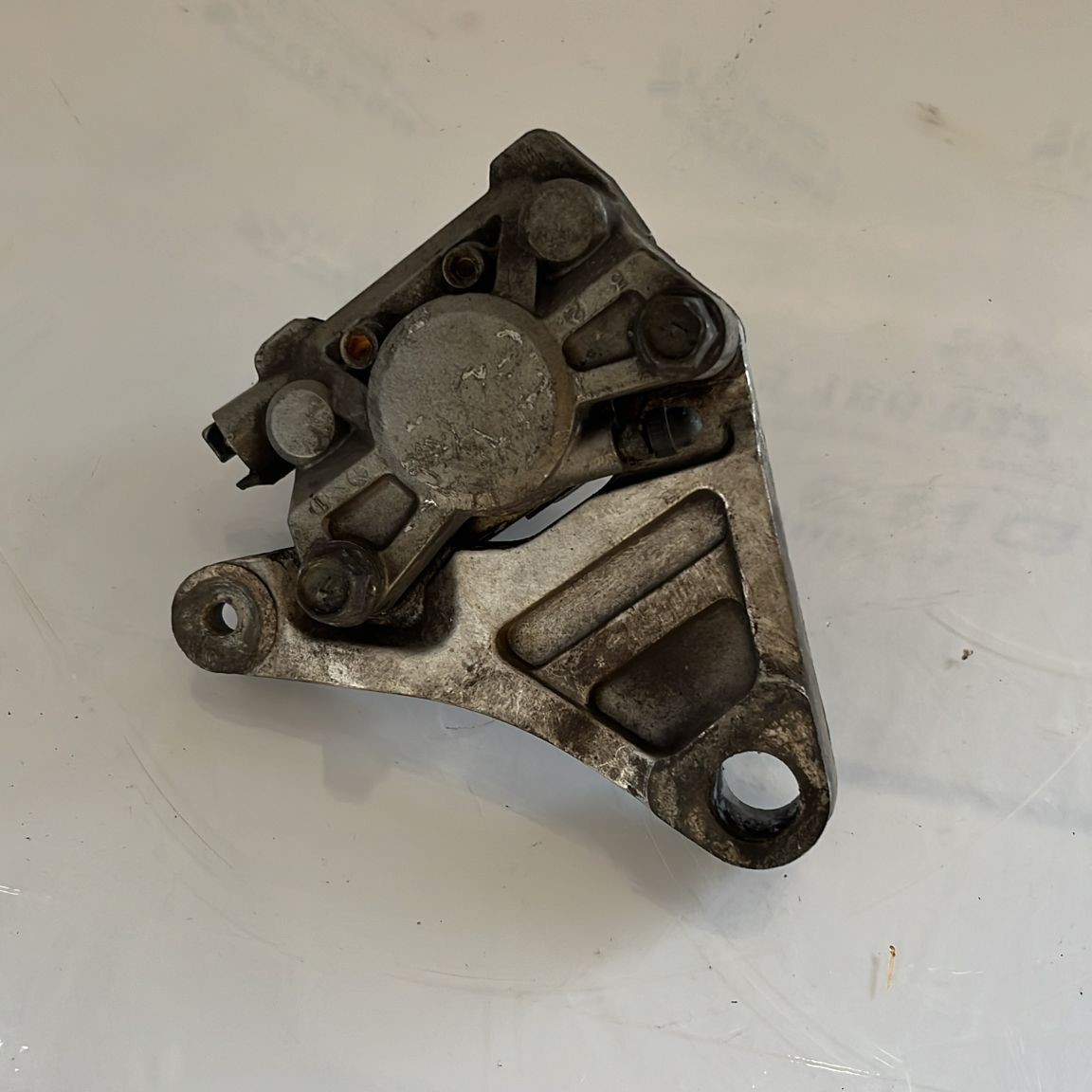 Pinza de freno trasero Yamaha FZS 600 Fazer 2003
