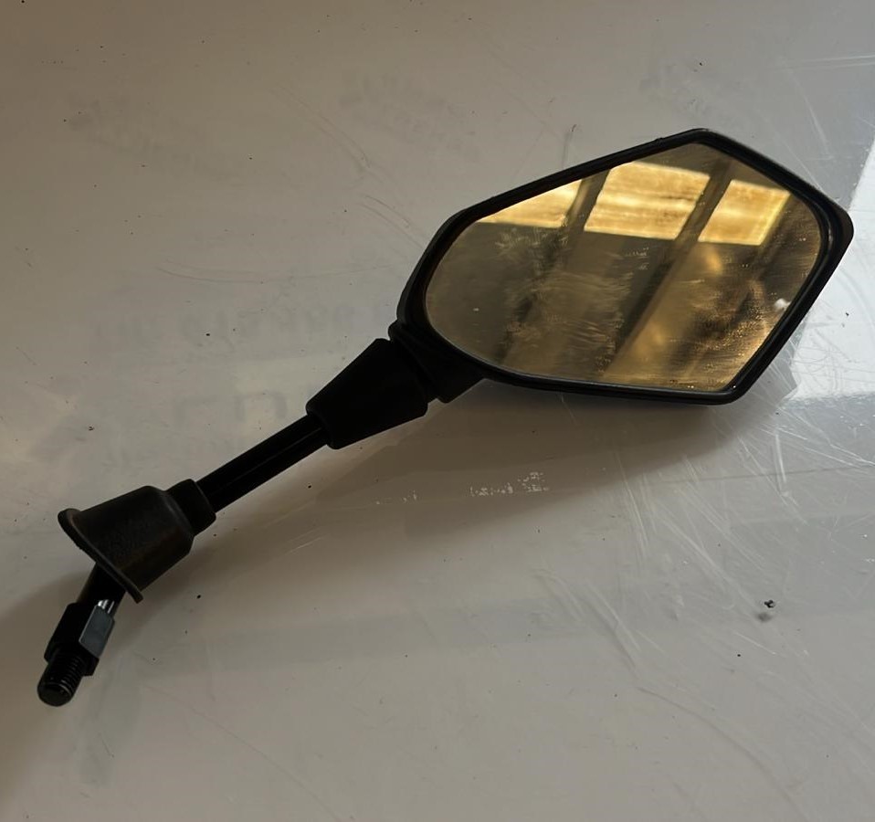 Retrovisor derecho Wottan Storm 125 2021