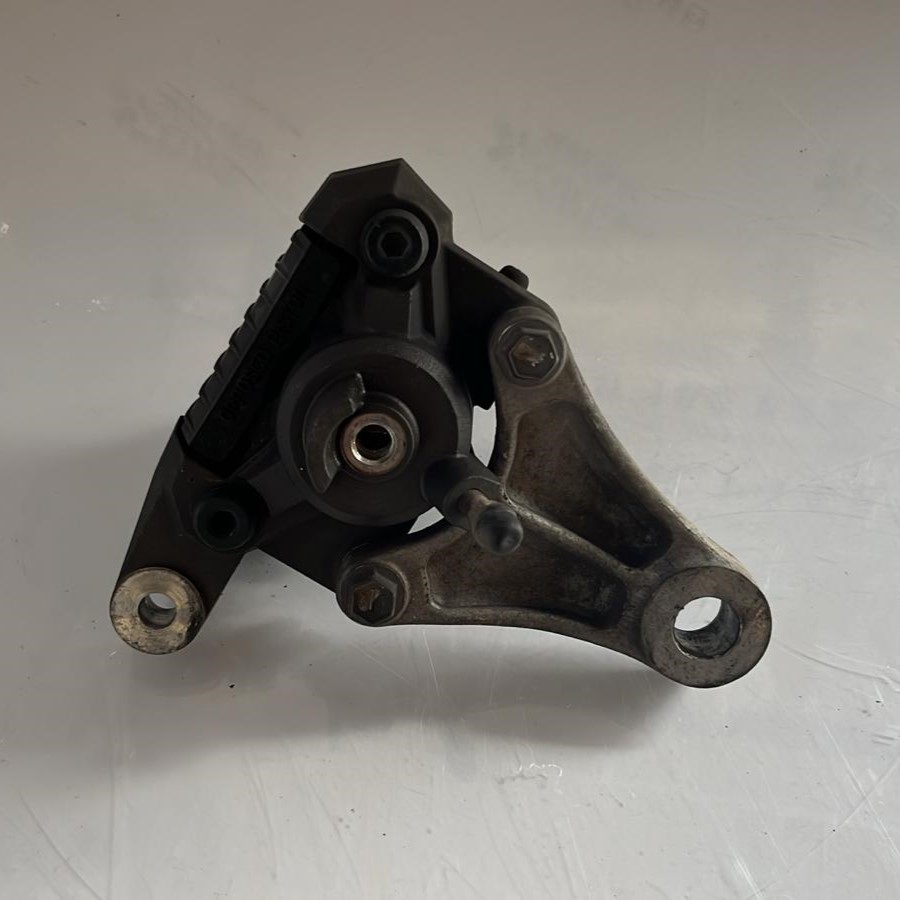 Pinza de freno trasero con soporte Suzuki SV 650 S 2003