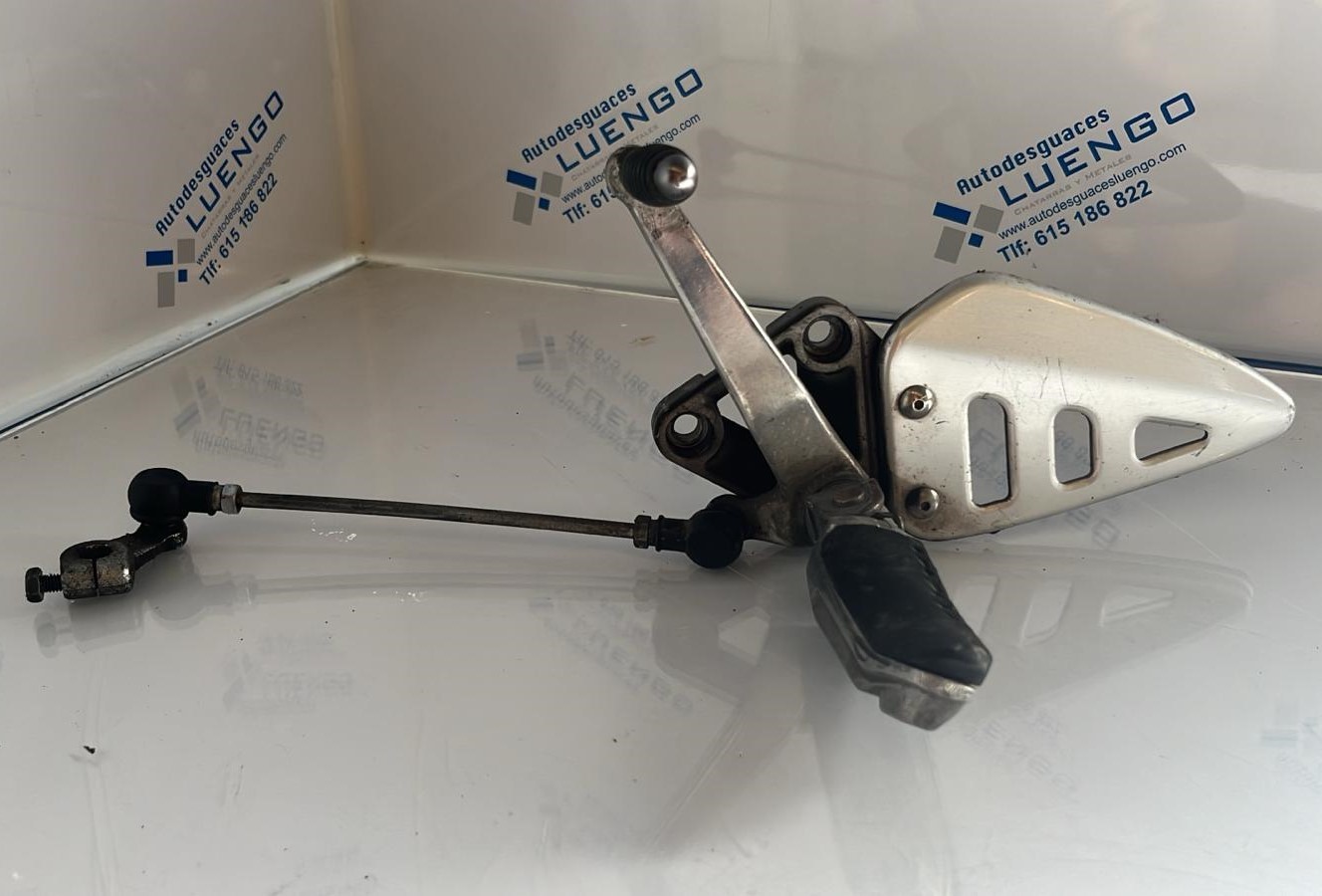 Estribera lado izquierdo Suzuki SV 650 S 2003