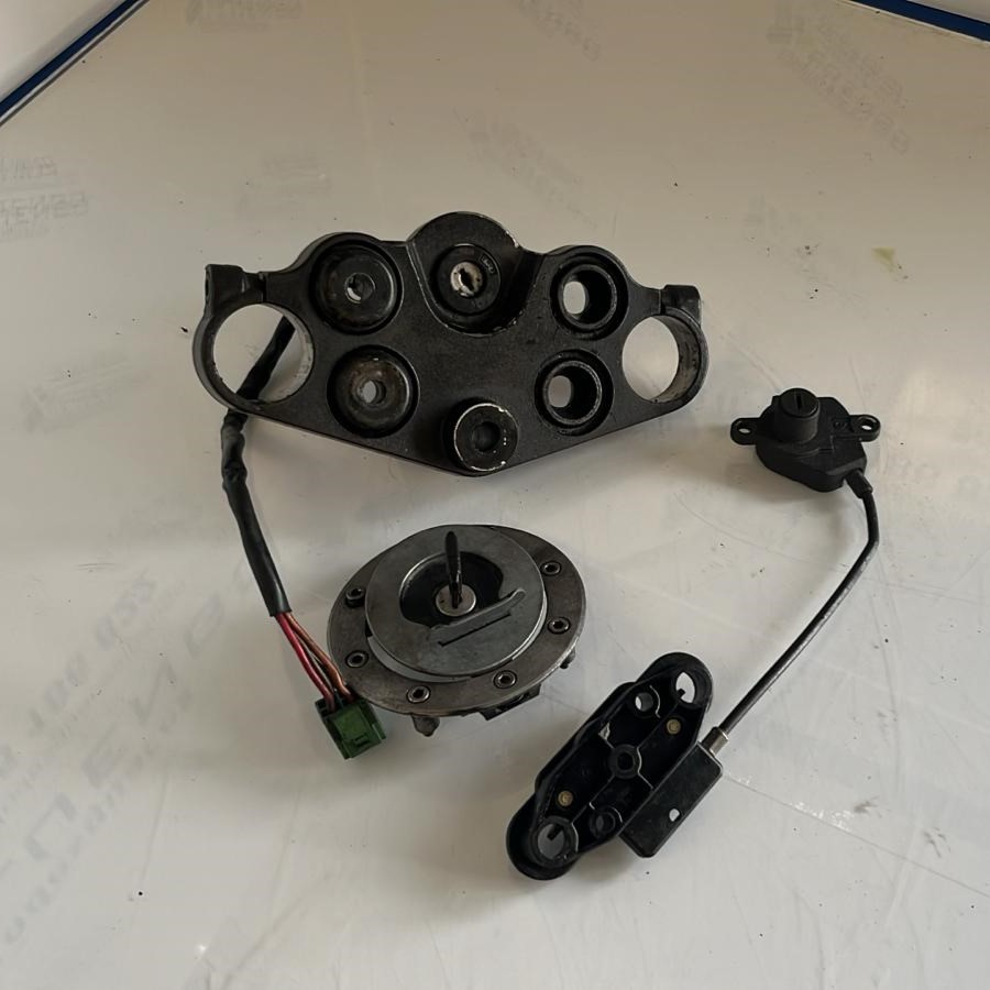 Conjunto de cerraduras Suzuki GSX 750F 1992