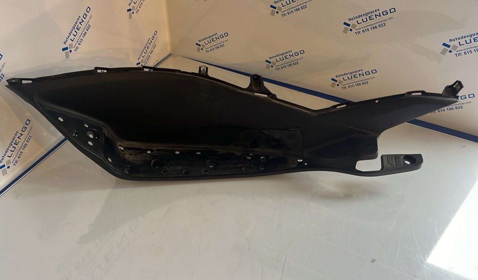 Lateral bajo izquierdo Honda PCX 125 2016