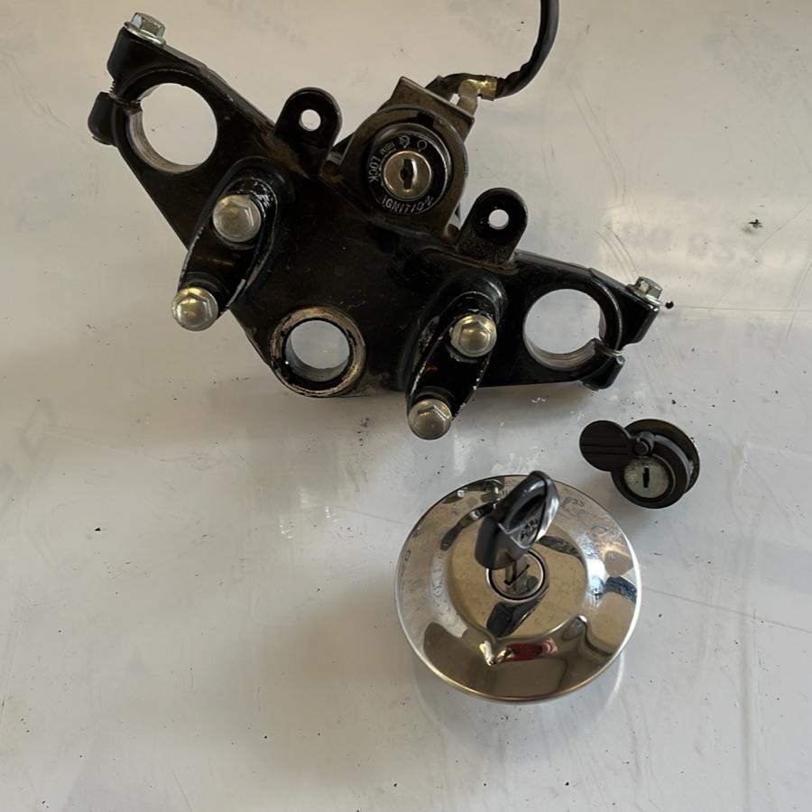 Conjunto de cerraduras Yamaha YS 125 2017