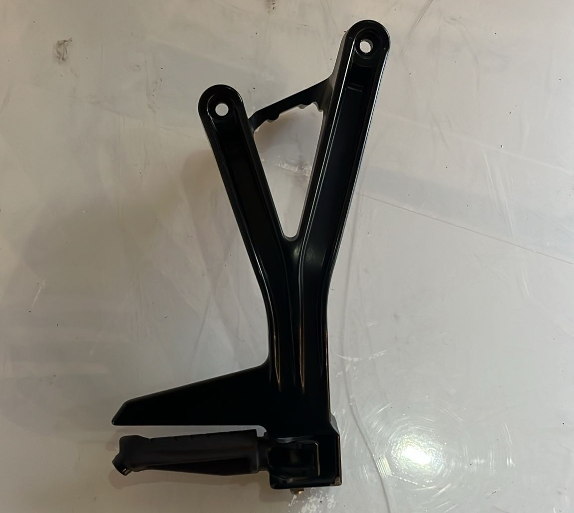 Estribera trasera lado derecho KTM RC 125 2016
