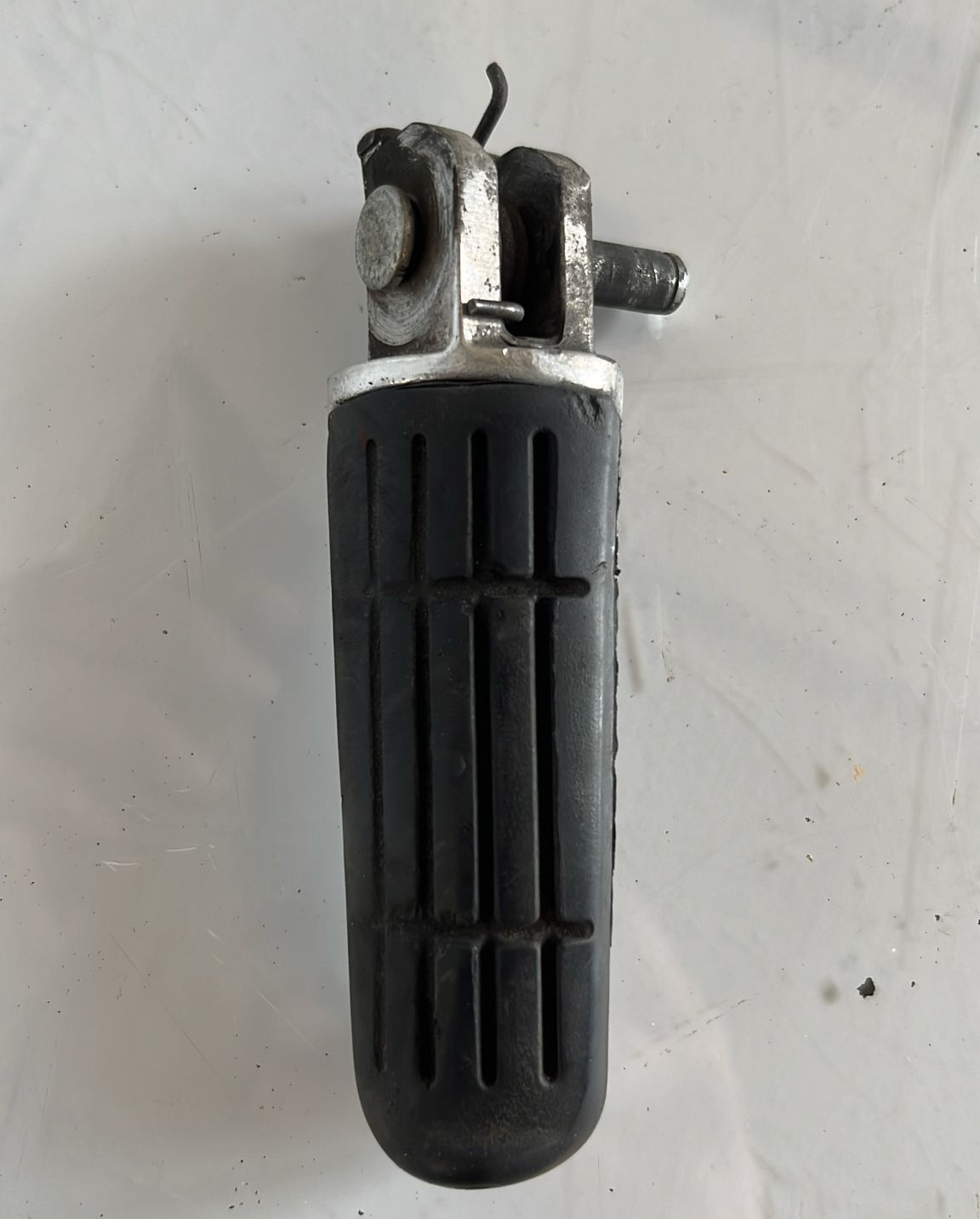 Estribera izquierda Yamaha Fazer 600 2007