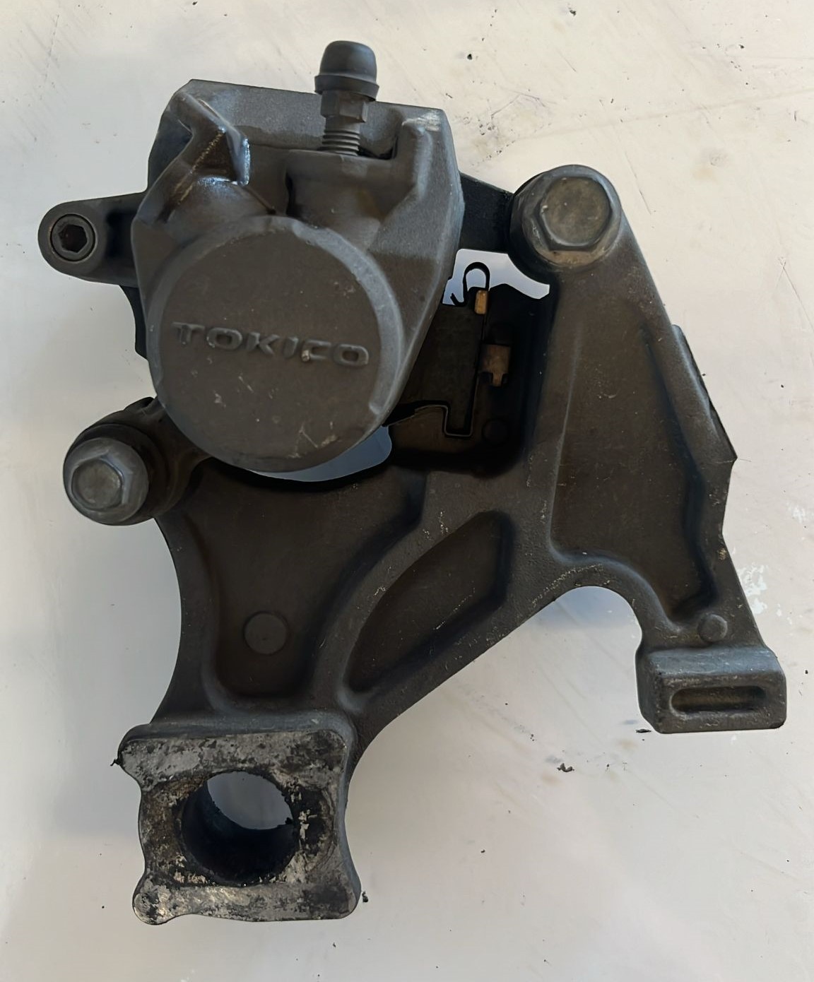 Pinza de freno trasero Suzuki GSR 600 2007