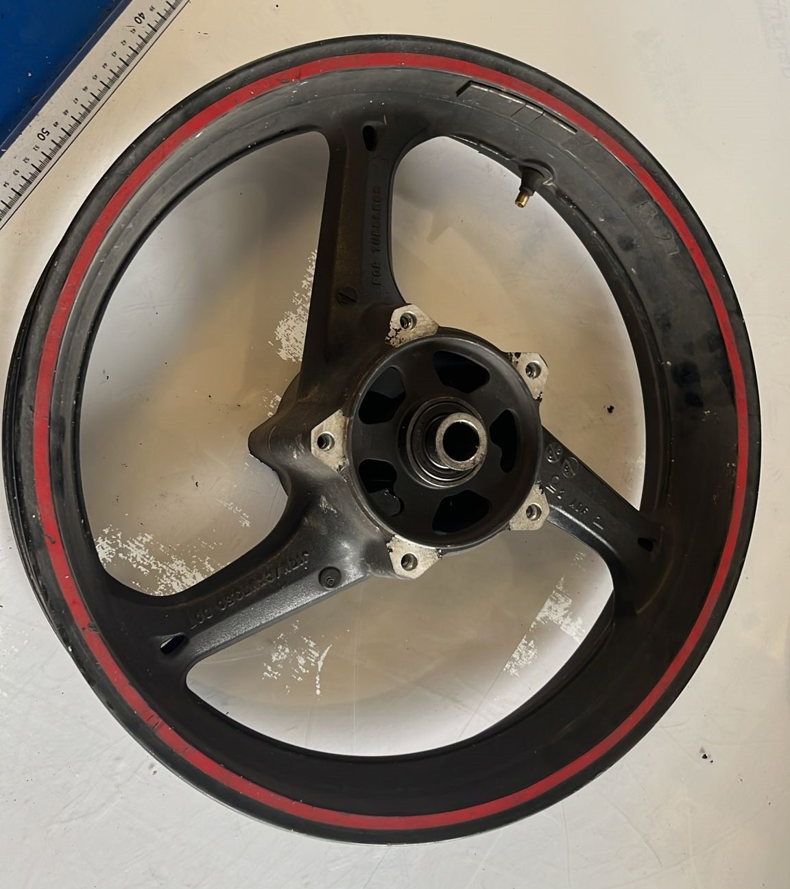 Llanta delantera Suzuki GSR 600 2007