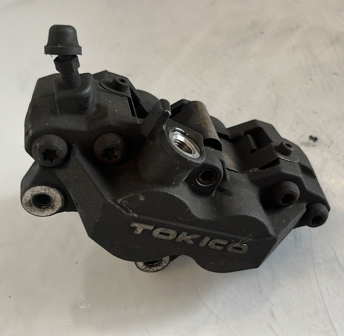 Pinza de freno lado izquierdo Suzuki GSR 600 2007