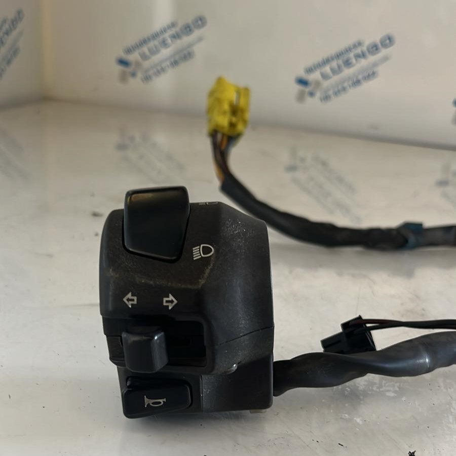 Piña de luces lado izquierdo Suzuki Burgman 125 2007