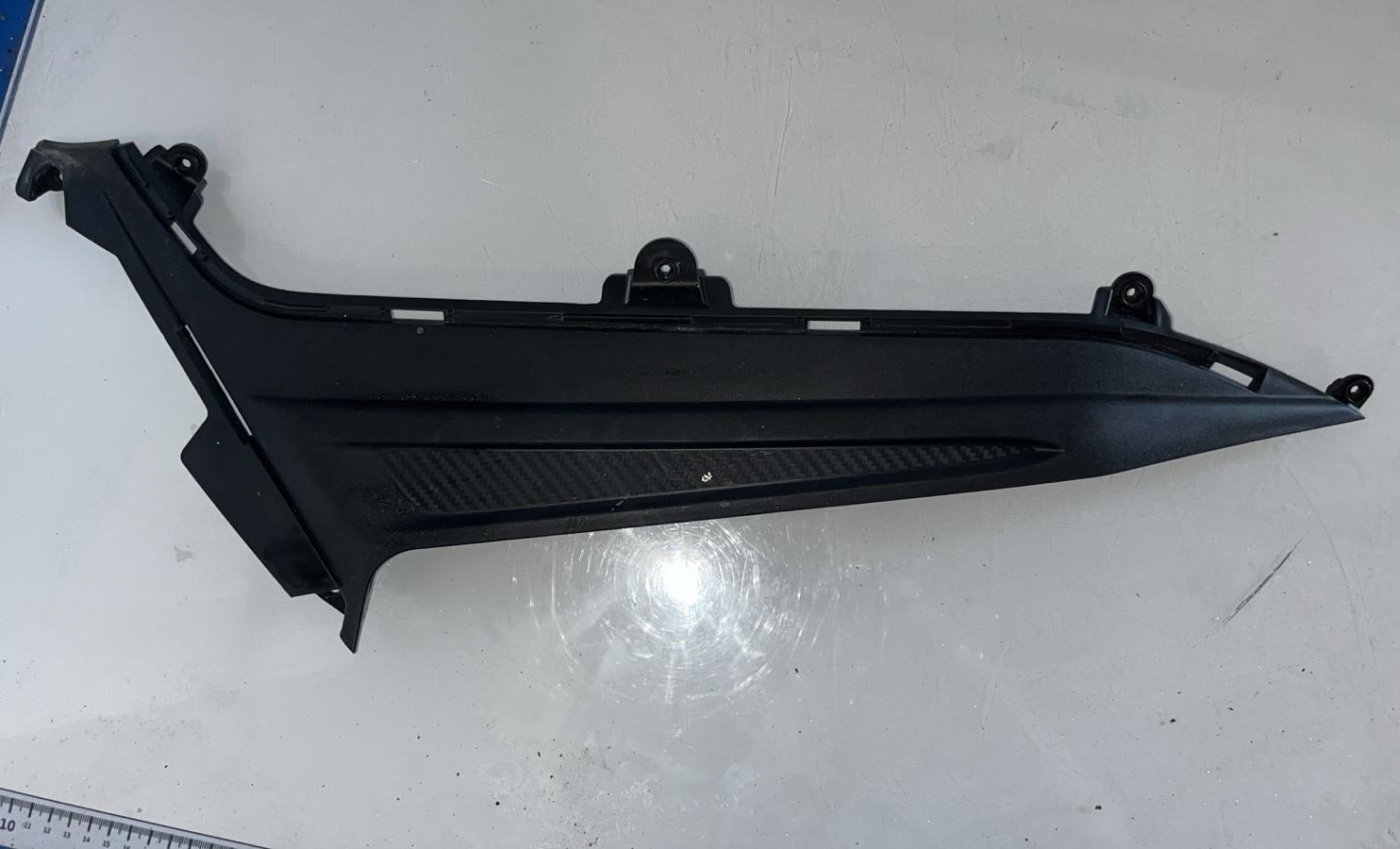 Bajo posapies lado izquierdo Kymco Xciting S 400 2021