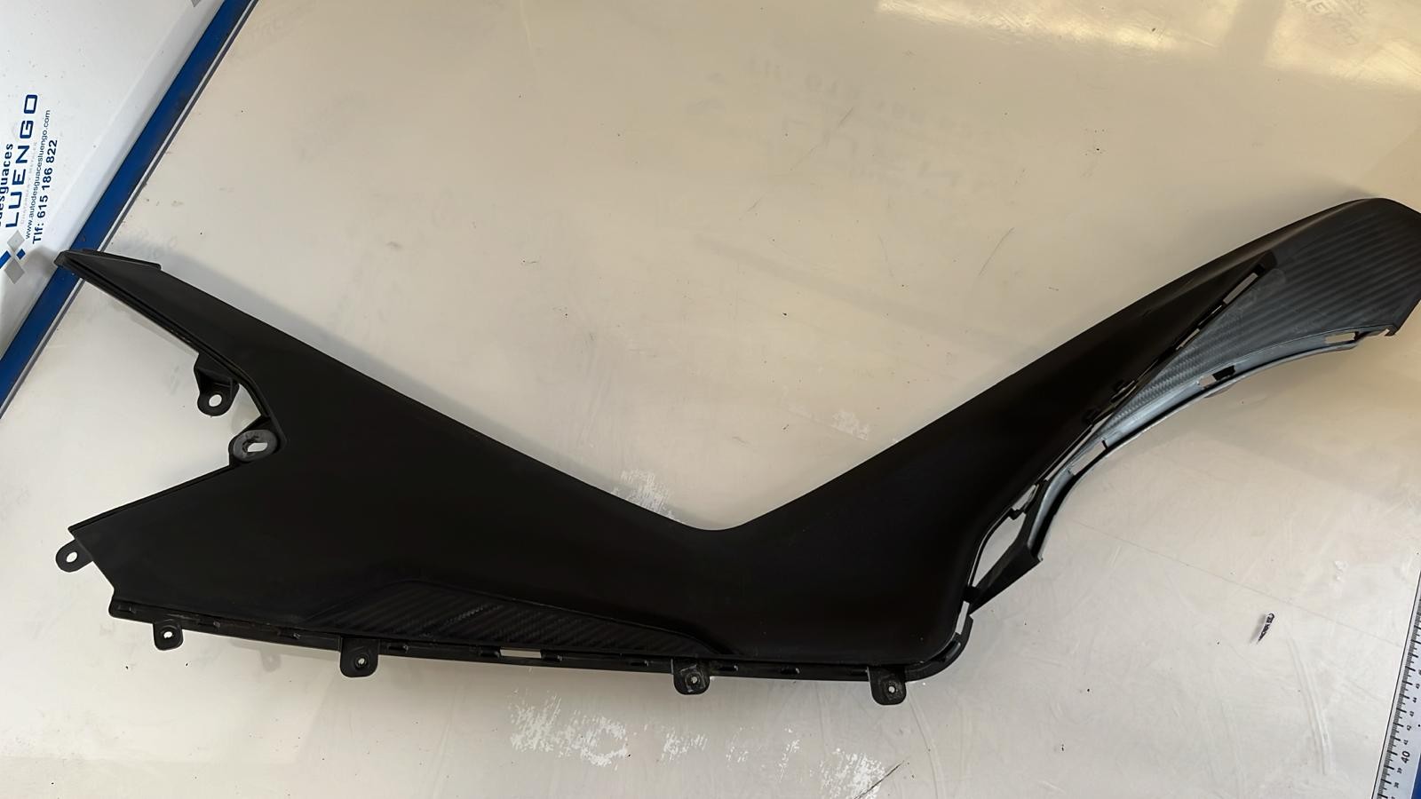 Interior bajo lado derecho Kymco Xciting S 400 2021
