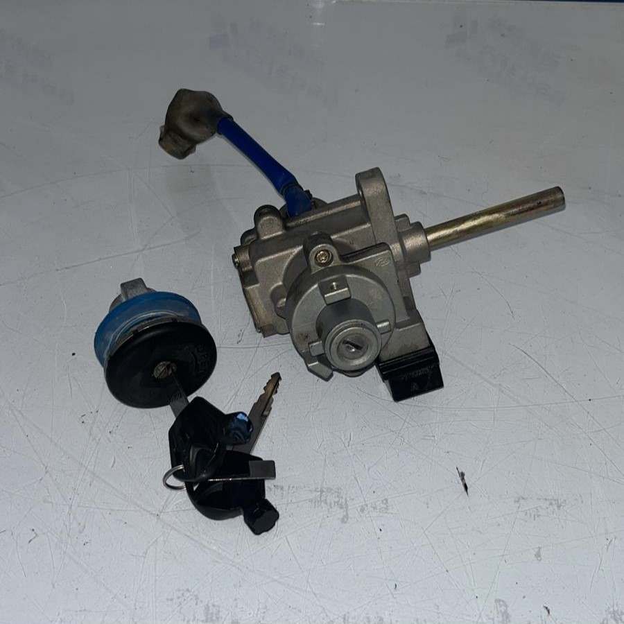 Conjunto de cerraduras y tapón de gasolina Kymco Xciting S 400 2021