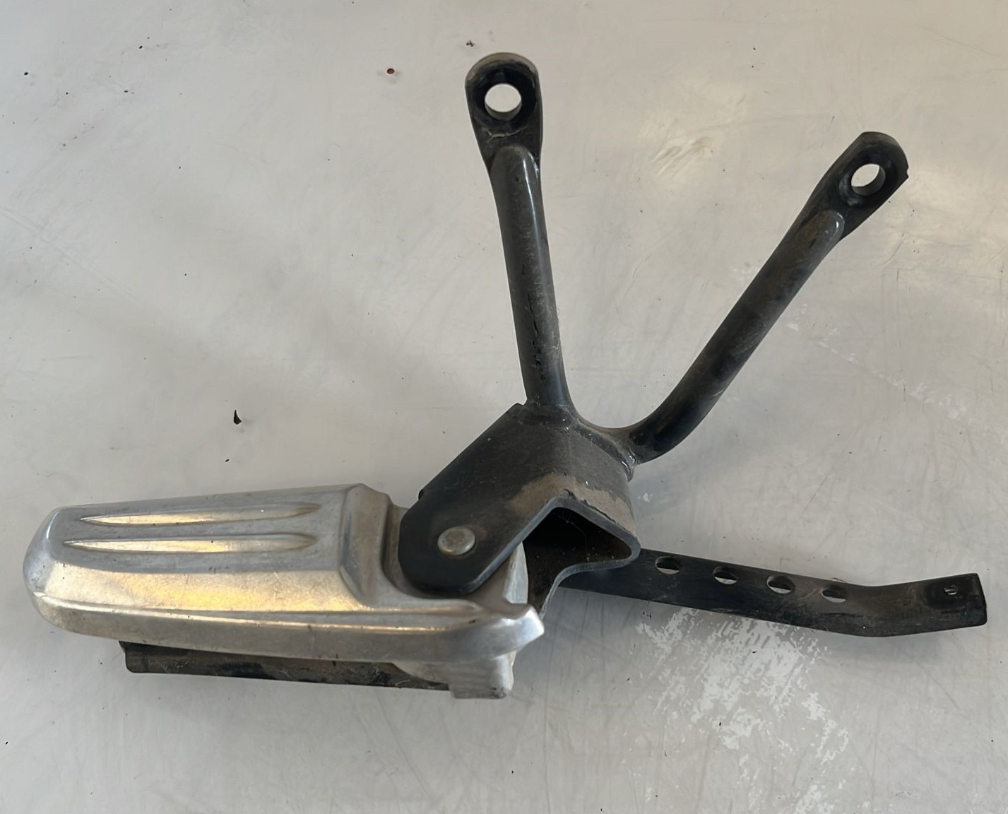 Estribera de pasajero lado derecho Honda PCX 125 2009