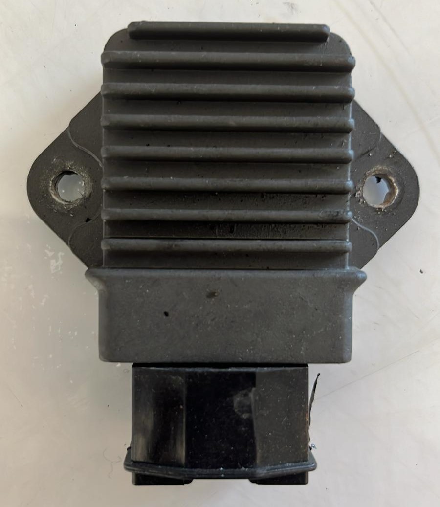 Regulador de corriente Honda Varadero XLV 1000 carburación 2001
