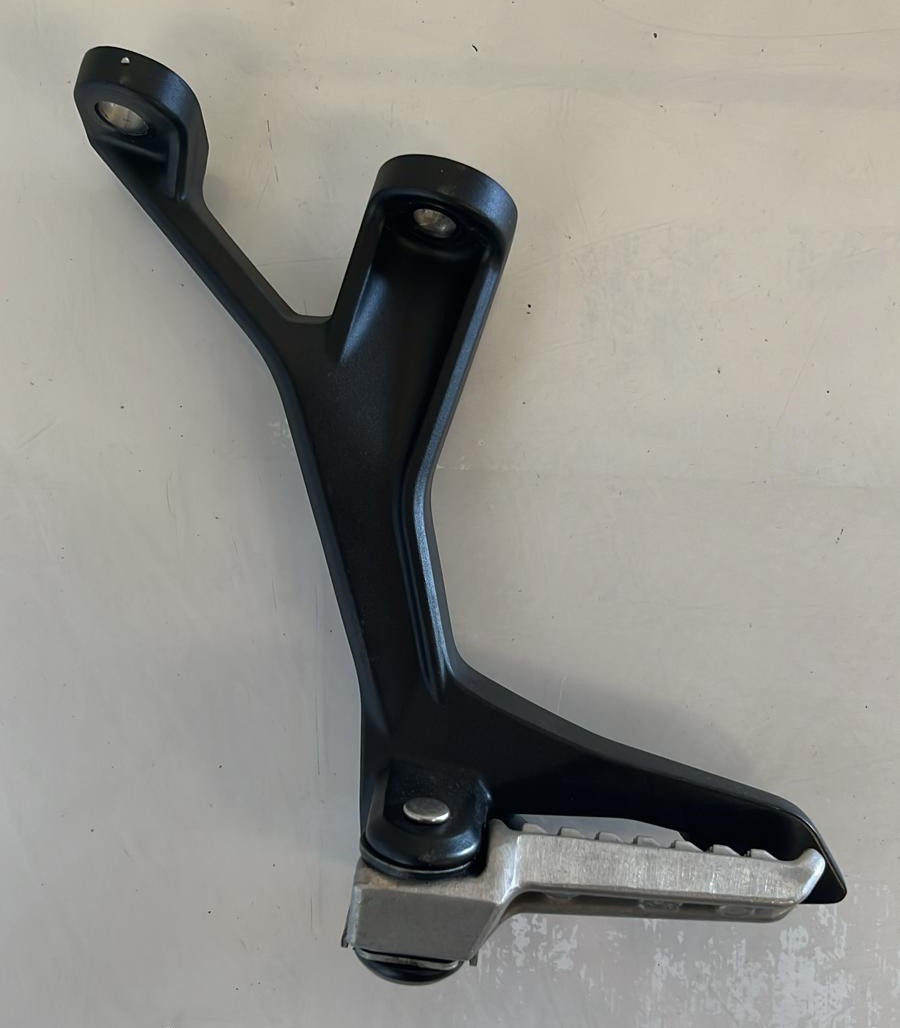 Estribera izquierda de pasajero Kawasaki Z 400 2022