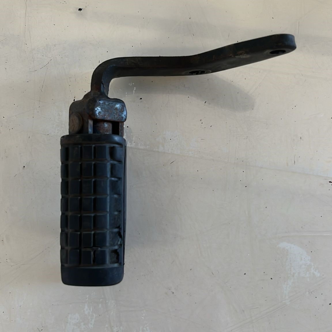 Estribera izquierda Honda CB 250 2001