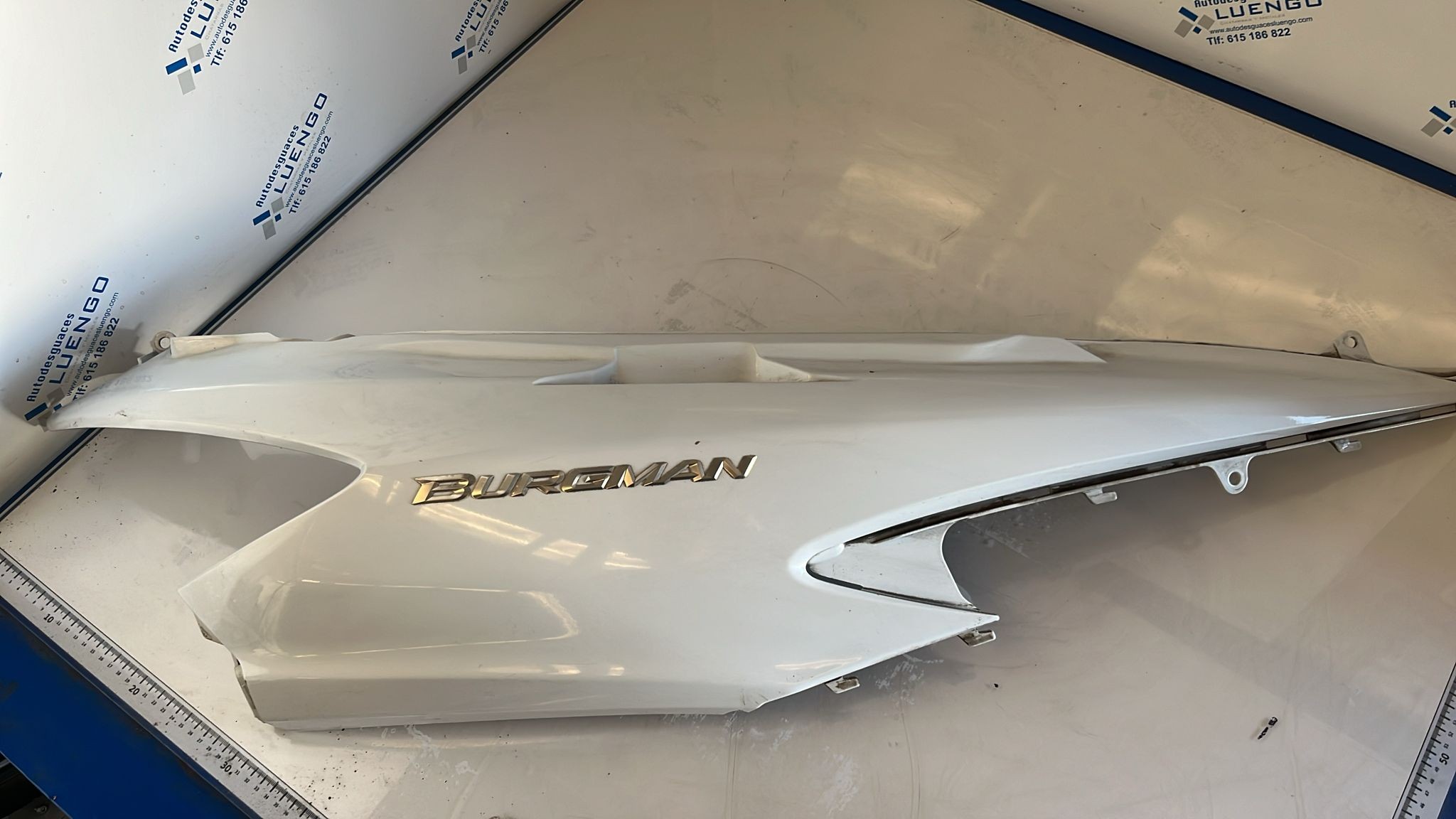 Lateral trasero derecho Suzuki Burgman 400 2016