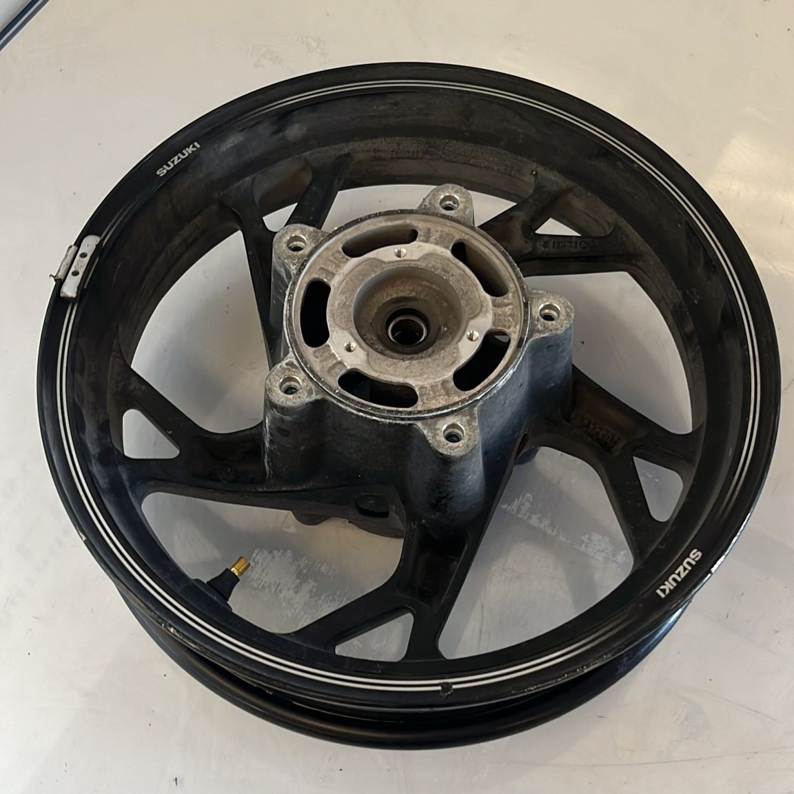 Llanta delantera Suzuki Burgman 400 2016