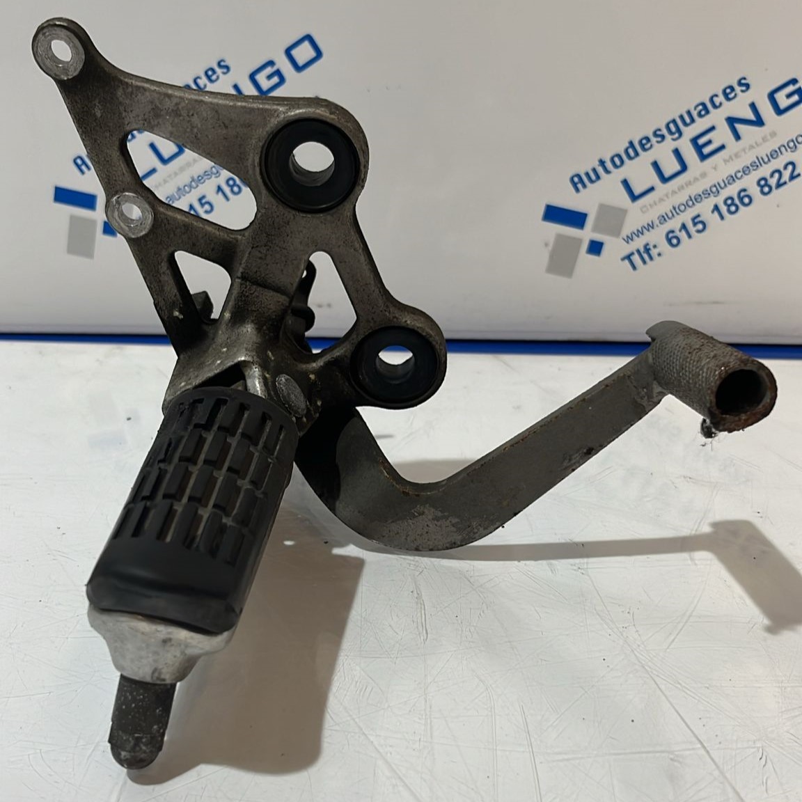 Estribera derecha y pedal de freno Honda CBR 1000 1992