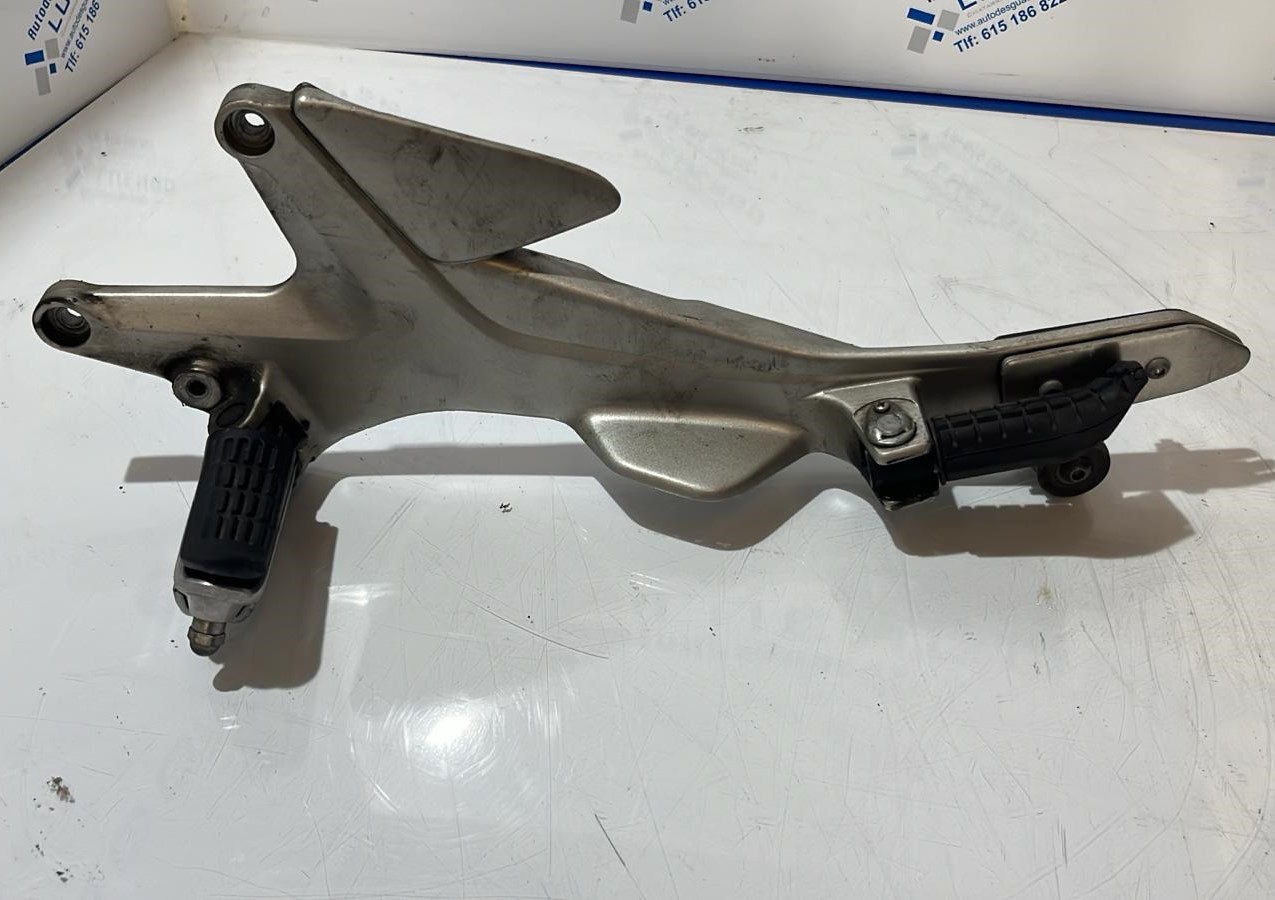 Soporte de estribera izquierda Honda CBF 600 2007