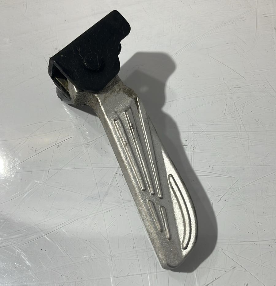 Estribera de pasajero lado derecho Sym Jet 14 125 2022