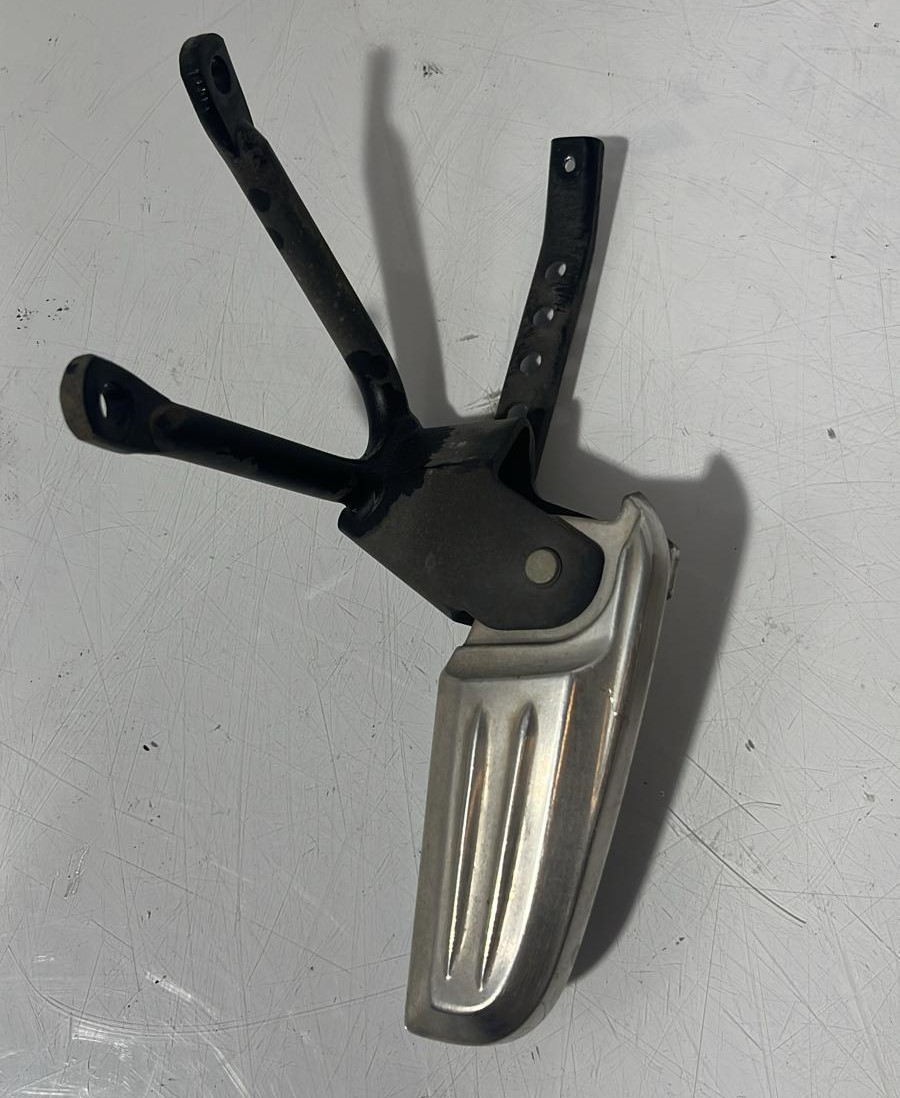 Estribera de pasajero lado derecho Honda PCX 125 2011