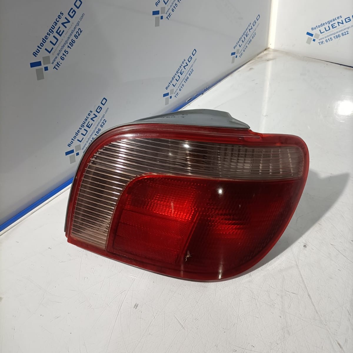 Piloto trasero derecho Toyota Yaris 1999
