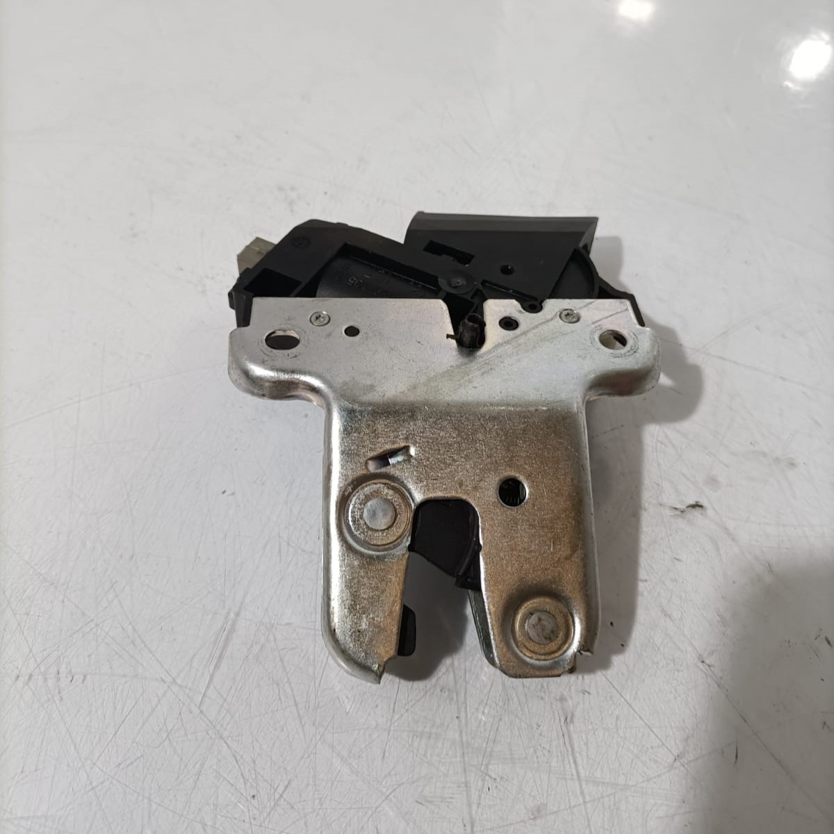 Cerradura trasera de maletero Audi A6 2004-2010