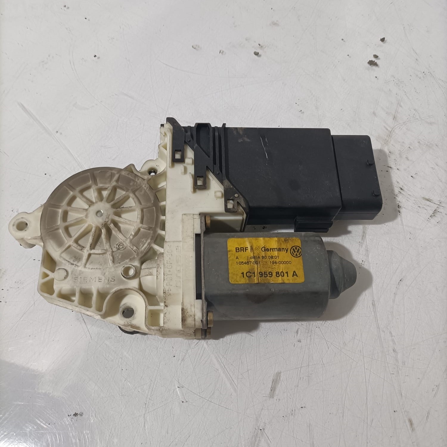 Motor elevalunas delantero Volkswagen Golf IV 2000-2004