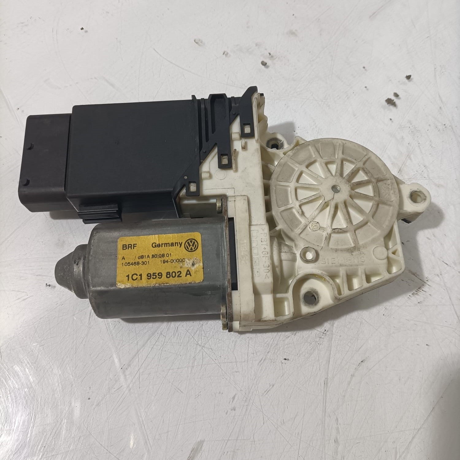 Motor elevalunas delantero Volkswagen Golf IV 2000-2004