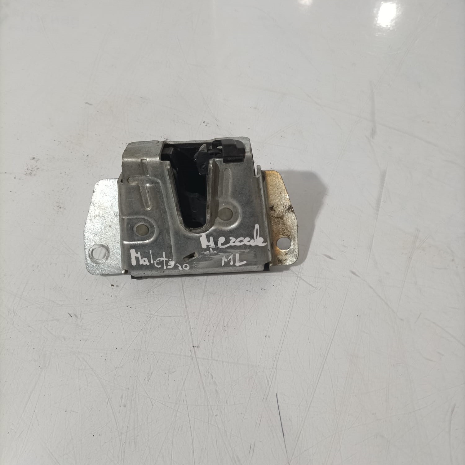 Cerradura de maletero Mercedes ML 270 2003