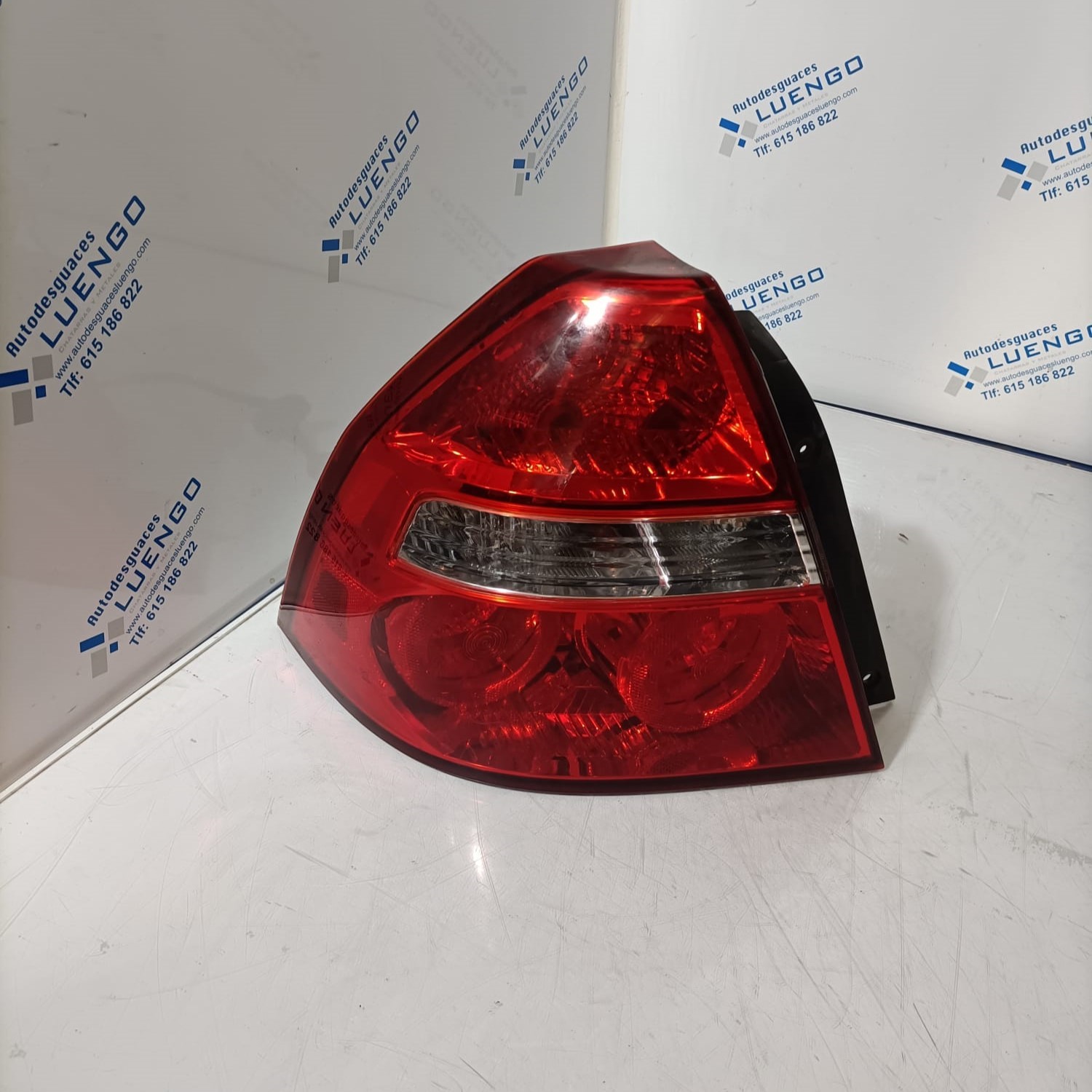 Piloto trasero izquierdo Chevrolet Aveo 2008