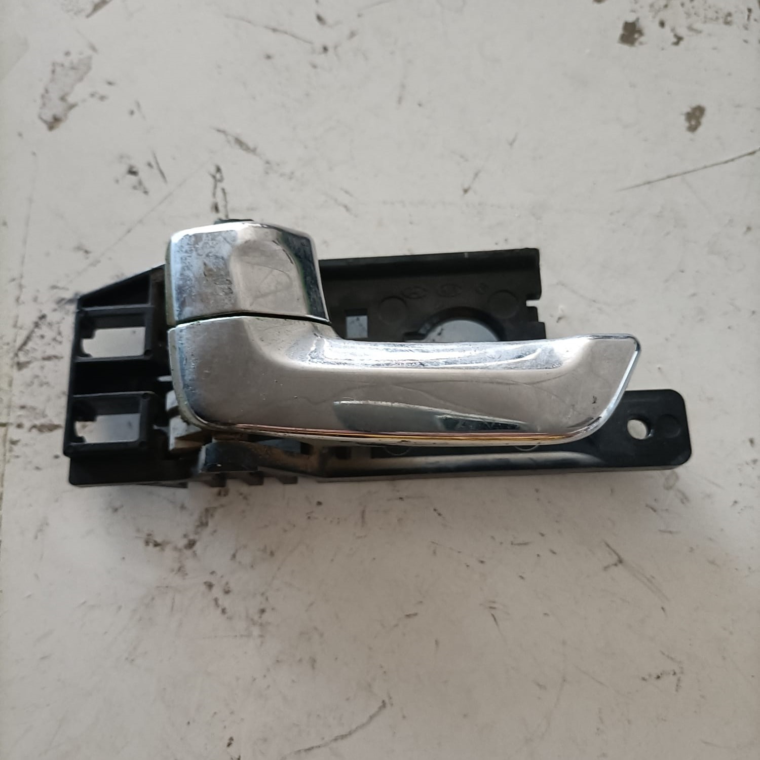 Maneta delantera izquierda Kia Sportage 2007