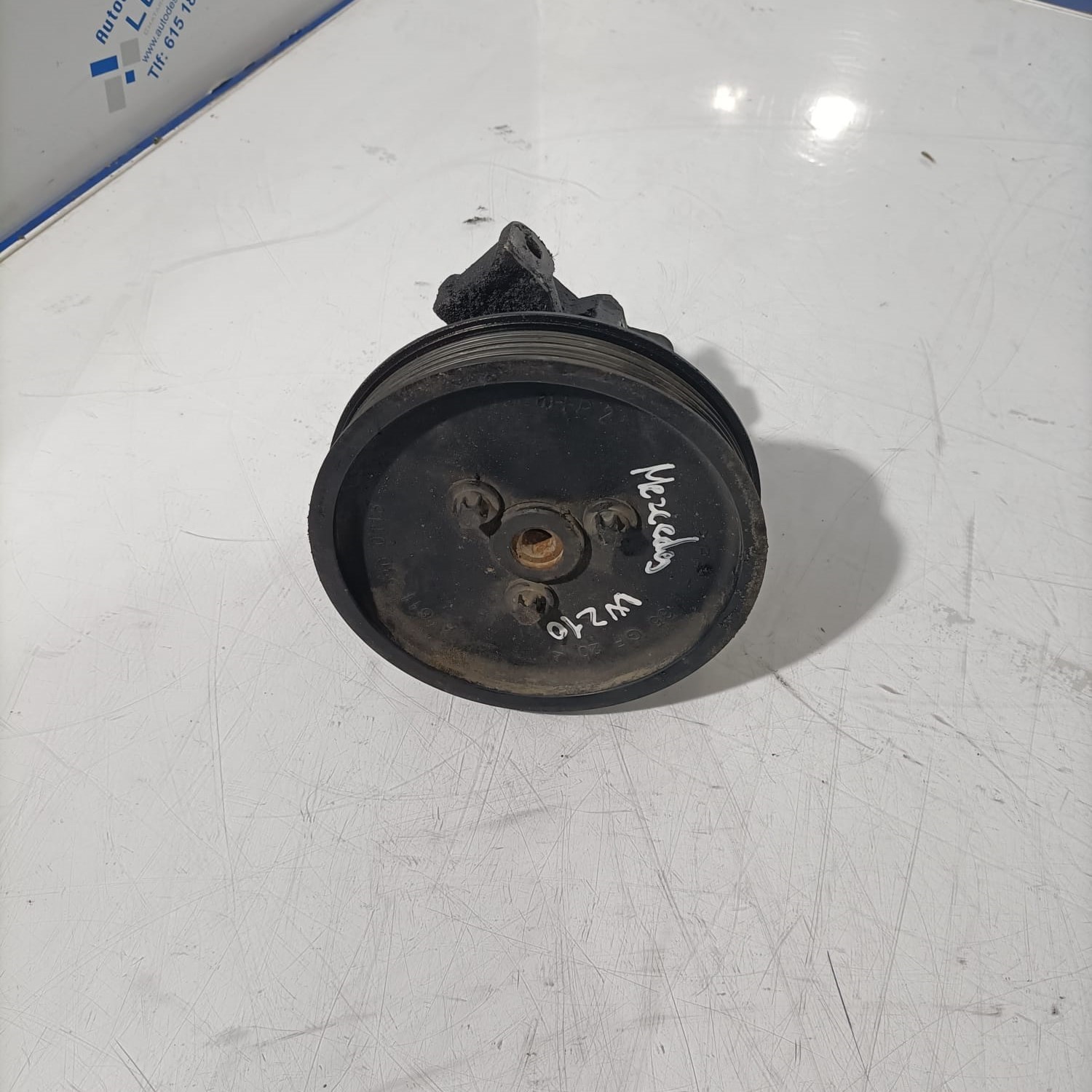 Bomba de dirección Mercedes E 2002