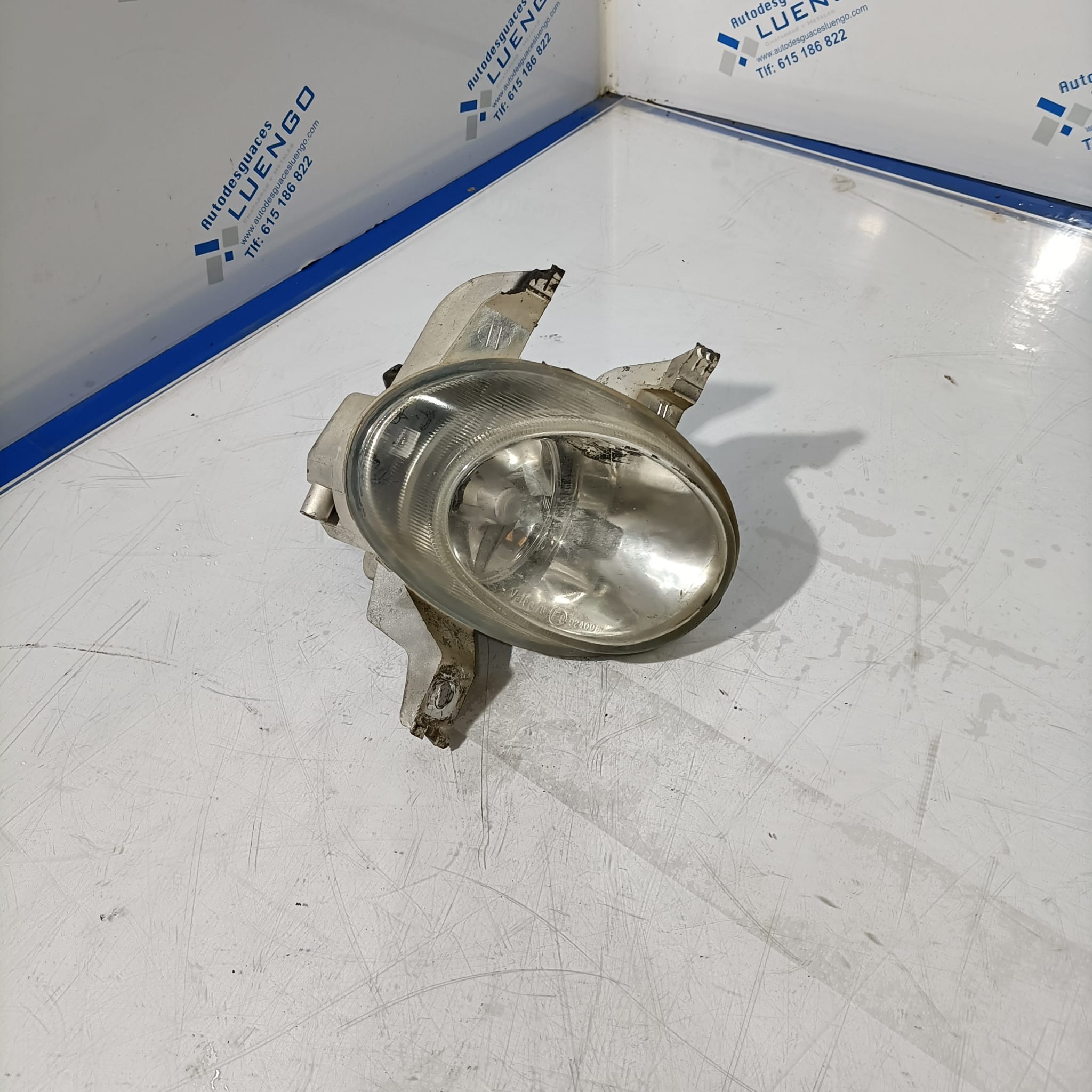 Faro delantero derecho antiniebla Peugeot 206 2000