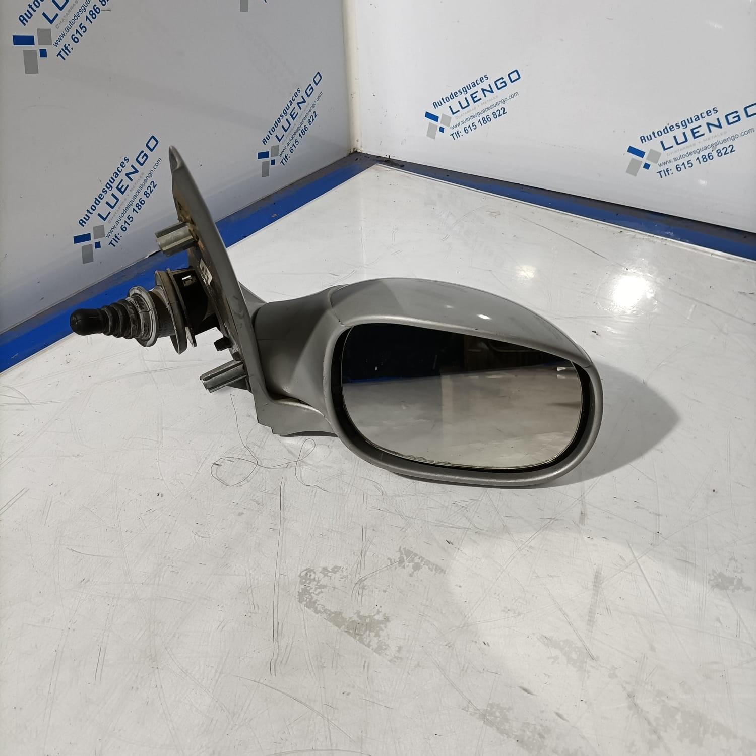 Retrovisor derecho Peugeot 206 2002