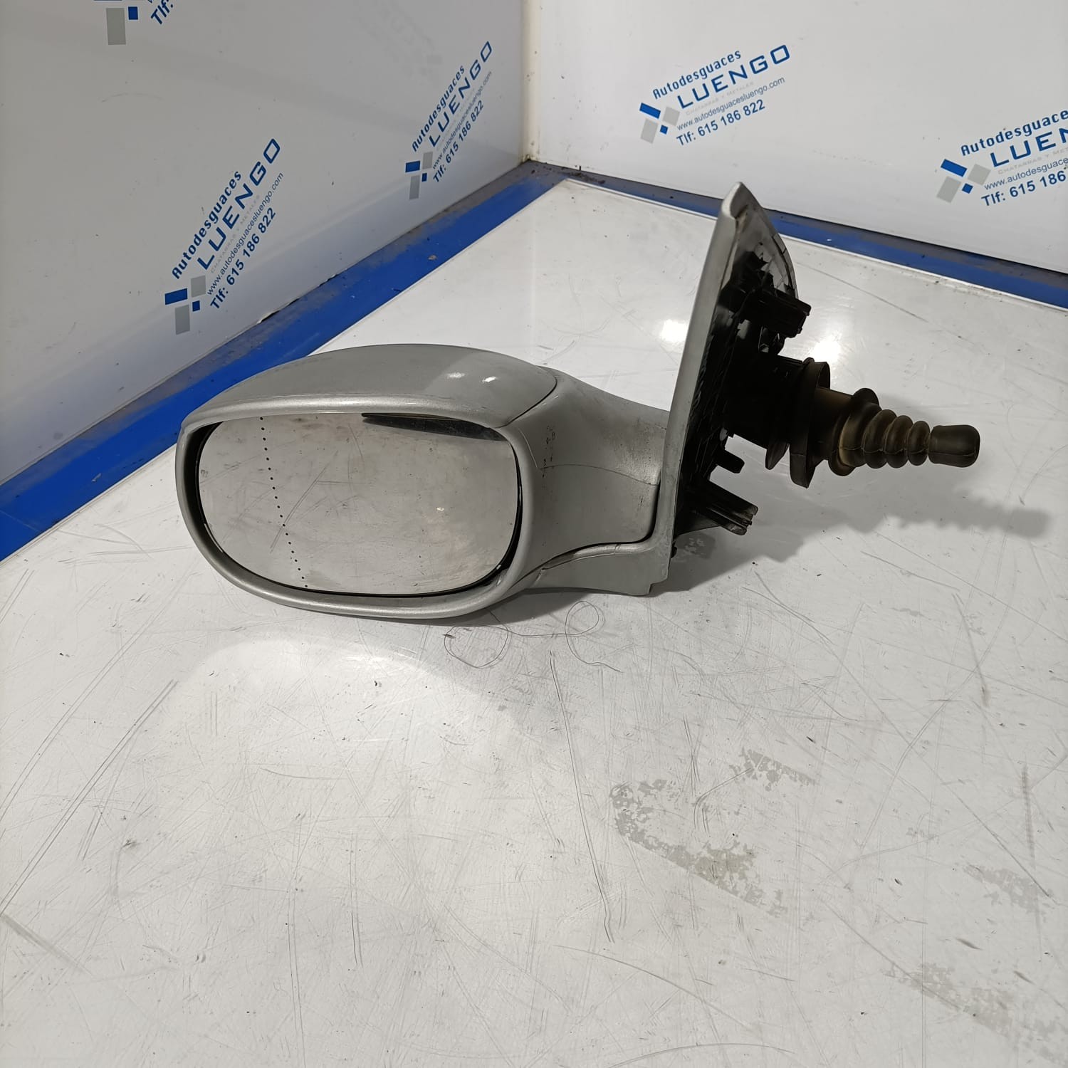 Retrovisor izquierdo Peugeot 206 2002