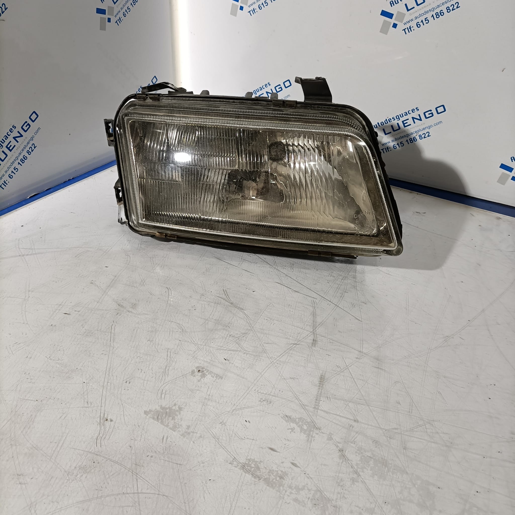 Faro delantero derecho Audi A4 1996